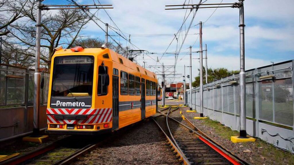 Premetro en su recorrido por el sur de la Ciudad de Buenos Aires
