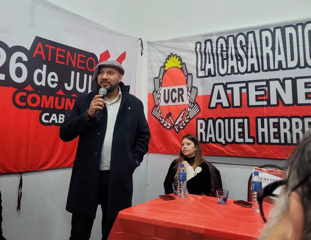 La Casa Radical de Flores tiene nuevas autoridades. Lucas Coria asumió la presidencia del comité de la UCR Comuna 7, acompañado por Lucía Caracciolo, en el marco de la renovación territorial que encabeza Hernán Rossi de cara a 2027.