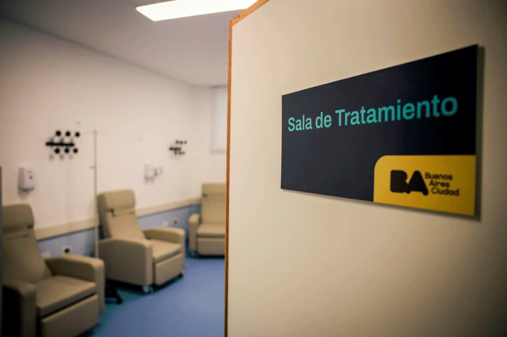 Finalizaron las remodelaciones en el Hospital Piñero (Av. Varela 1301). Se ejecutaron 30 obras y se sumaron 700 equipos médicos para mejorar la atención en la zona sur.