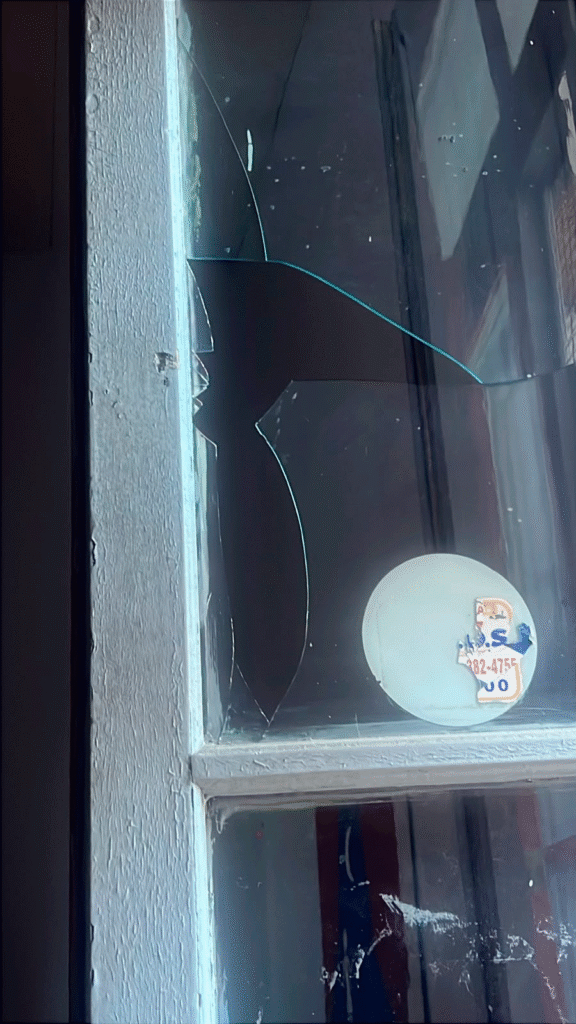 El comité de la UCR en Flores sufrió un robo y destrozos el 30 de junio. Dirigentes radicales del barrio repudiaron el ataque.