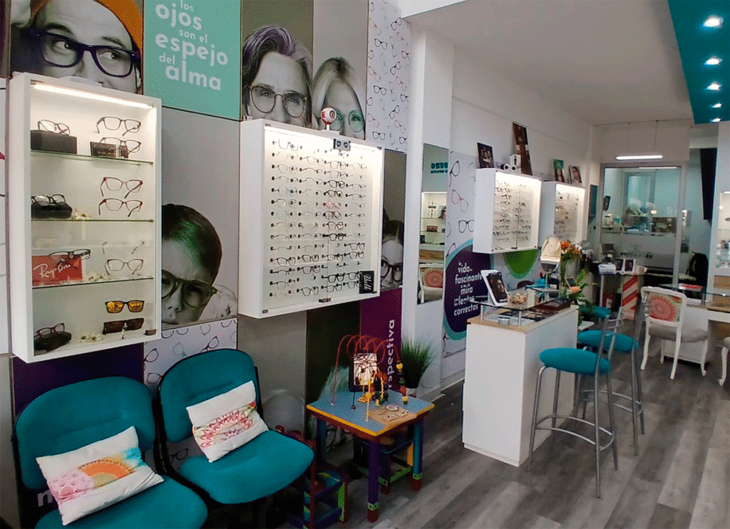 Óptica en Flores con más de 20 años en el barrio. Anteojos recetados, lentes de contacto y todas las obras sociales. Envíos a todo el país.