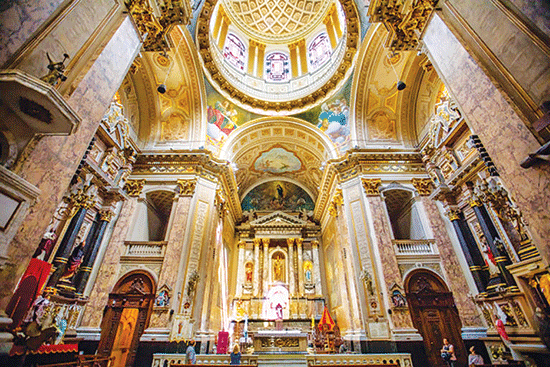 Vuelven las Fiestas Patronales en la Basílica San José de Flores - Flores  de Papel