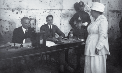 ulieta Lanteri (1873 – 1932) fue una de las principales protagonistas de la lucha por el sufragio femenino en nuestro país. Parte de este proceso y de su participación en defensa del derecho al voto sucedió nada más ni nada menos que en la Plaza Flores.