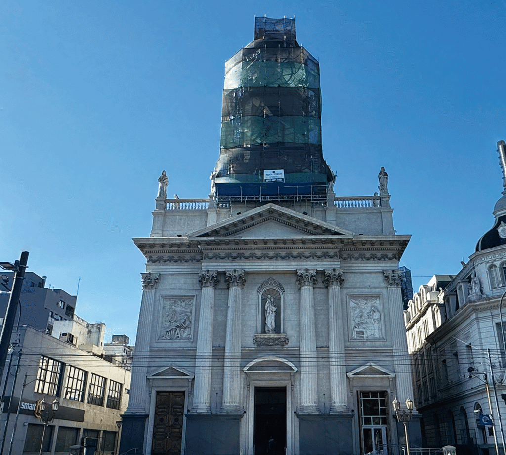 Frente de la Basílica San José de Flores - Restauración 2026