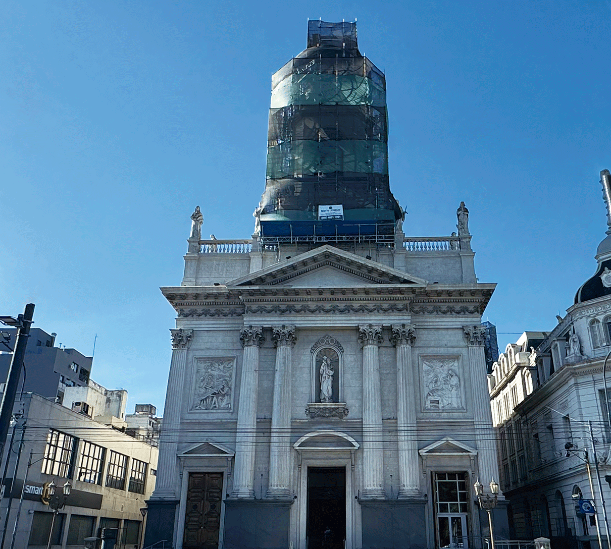 Frente de la Basílica San José de Flores - Restauración 2026
