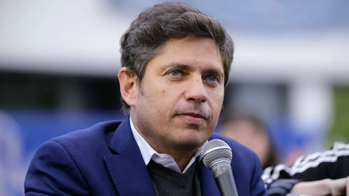 El gobernador bonaerense y flamante titular del PJ de la Provincia, Axel Kicillof, encendió los motores para la carrera hacia las elecciones de 2027. Su primera parada fuera del territorio bonaerense tendrá lugar este fin de semana y el escenario elegido es la Ciudad de Buenos Aires: encabezará un plenario en el barrio de Flores para "construir la alternativa" en suelo porteño.
