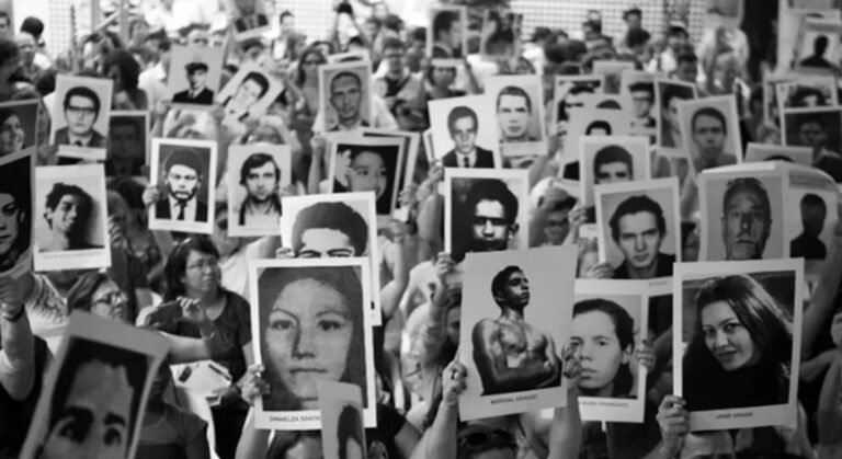 Al cumplirse medio siglo del inicio de la última dictadura cívico-militar, diversas organizaciones sociales, políticas y culturales de Flores y la Comuna 7 articulan una extensa agenda de actividades. El objetivo de las jornadas es mantener viva la memoria colectiva, homenajear a los desaparecidos del barrio y preparar las movilizaciones de cara al 24 de marzo.