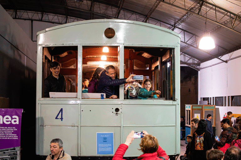Este sábado 28 reabre el Laboratorio Patrimonial Centenera en Caballito. Una jornada para recorrer vagones de 1912 y viajar gratis en tranvías históricos.