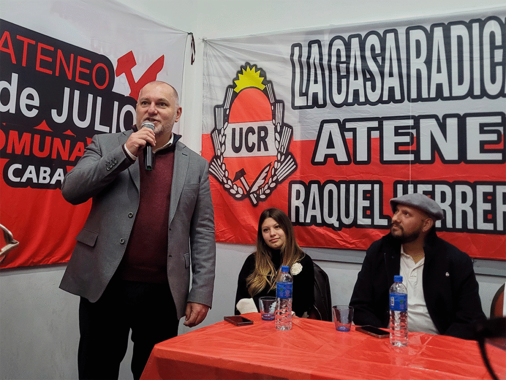 La Casa Radical de Flores tiene nuevas autoridades. Lucas Coria asumió la presidencia del comité de la UCR Comuna 7, acompañado por Lucía Caracciolo, en el marco de la renovación territorial que encabeza Hernán Rossi de cara a 2027.