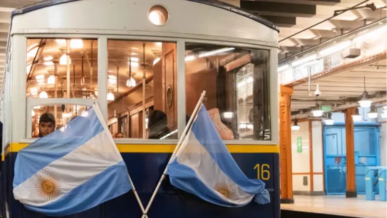 El sábado 20 de junio, los históricos coches de madera de la Línea A circularán de noche en una edición especial por el Mundial 2026. La inscripción cierra este jueves.