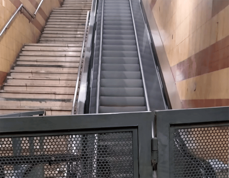 En septiembre contamos que Varela tenía por fin su escalera. Ayer nos llegó el reclamo de vecinos: está fuera de servicio.
